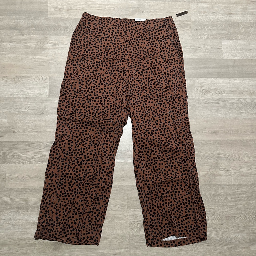 Old Navy and Black Polka Dot Plays Wide Leg Pant